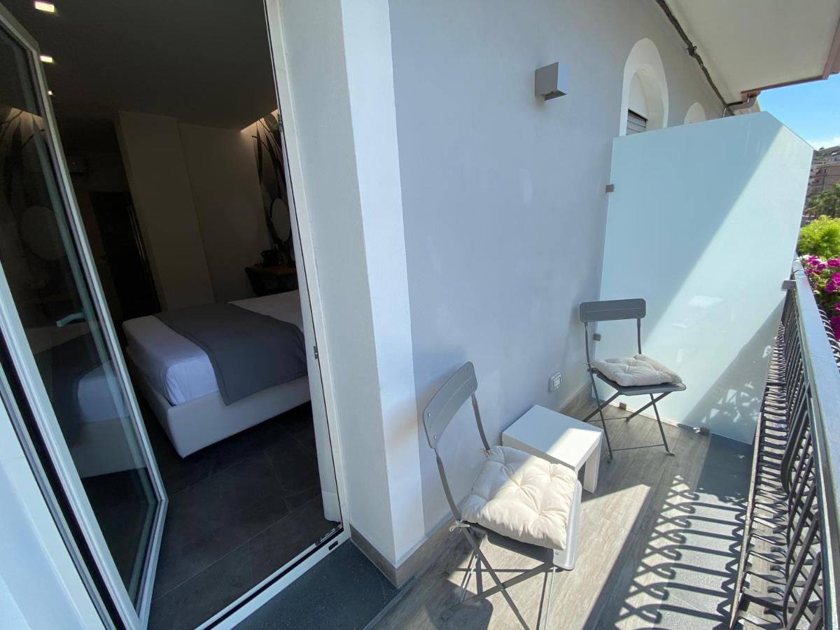 Bed and Breakfast Naxos Marina Bay Giardini-Naxos Exterior foto